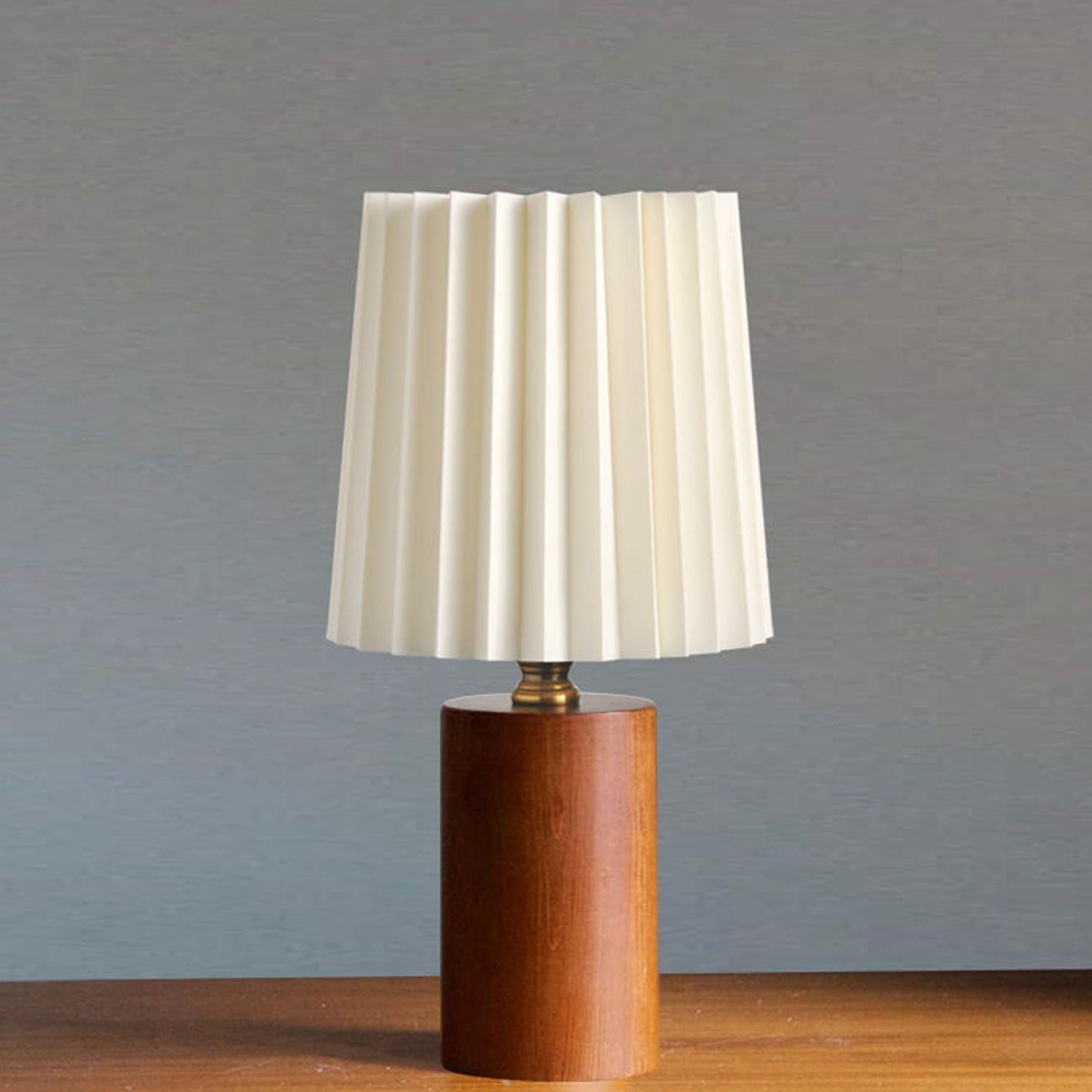 Rustic Wooden 1-Light Table Lamp with Classic Shade - Cofik
