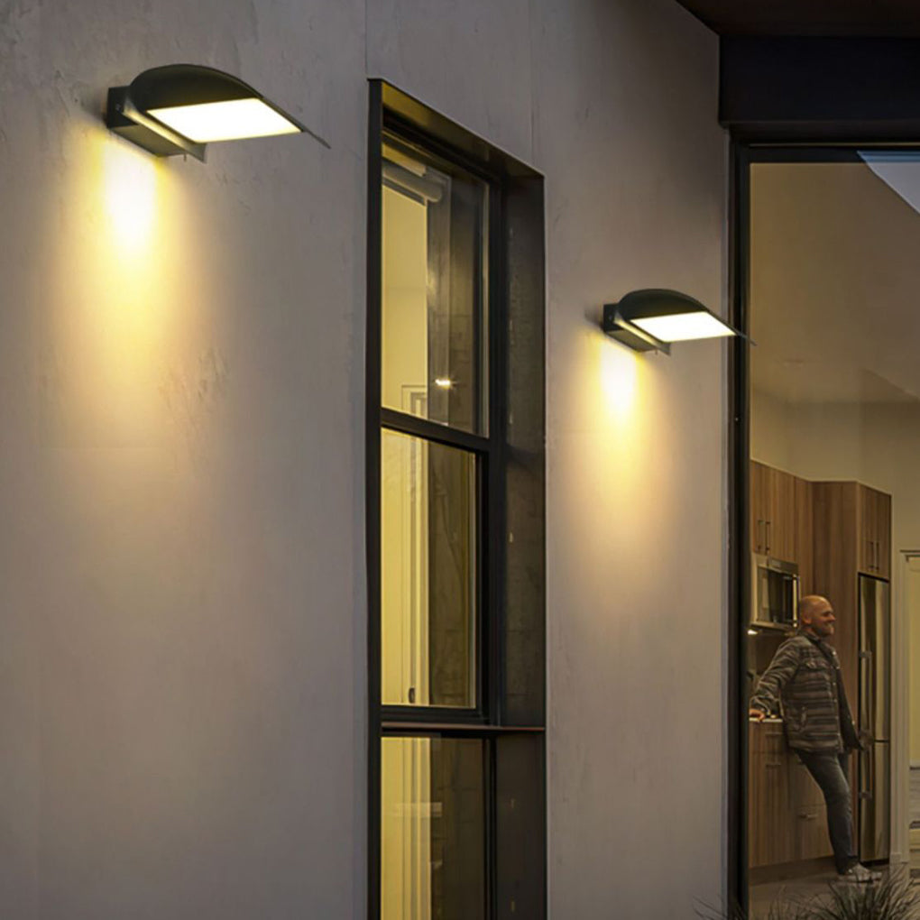 Sleek Outdoor IP65 LED Black Wall Light Fixture