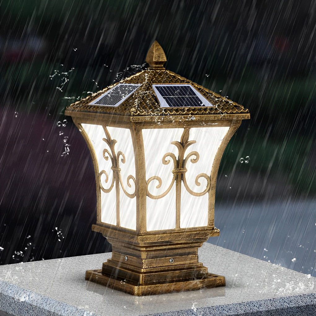 Outdoor Solar Fence Post Lights with Classic Design