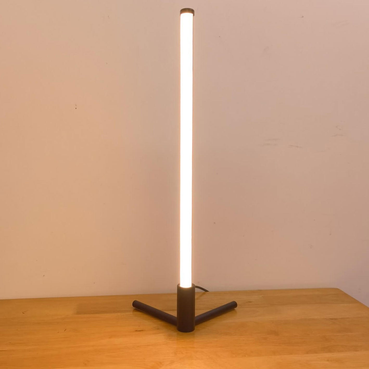 Slim LED Desk Lamp Modern Nightlight - Cofik