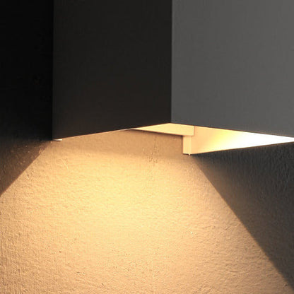 Sleek Contemporary LED Wall Lamp for Bedroom
