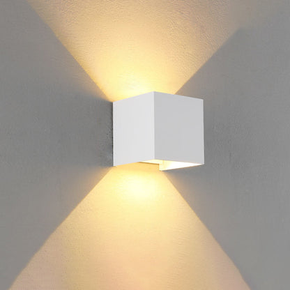 Sleek Contemporary LED Wall Lamp for Bedroom
