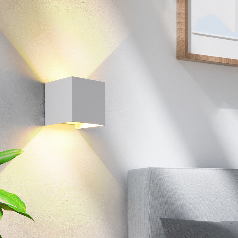 Sleek Contemporary LED Wall Lamp for Bedroom