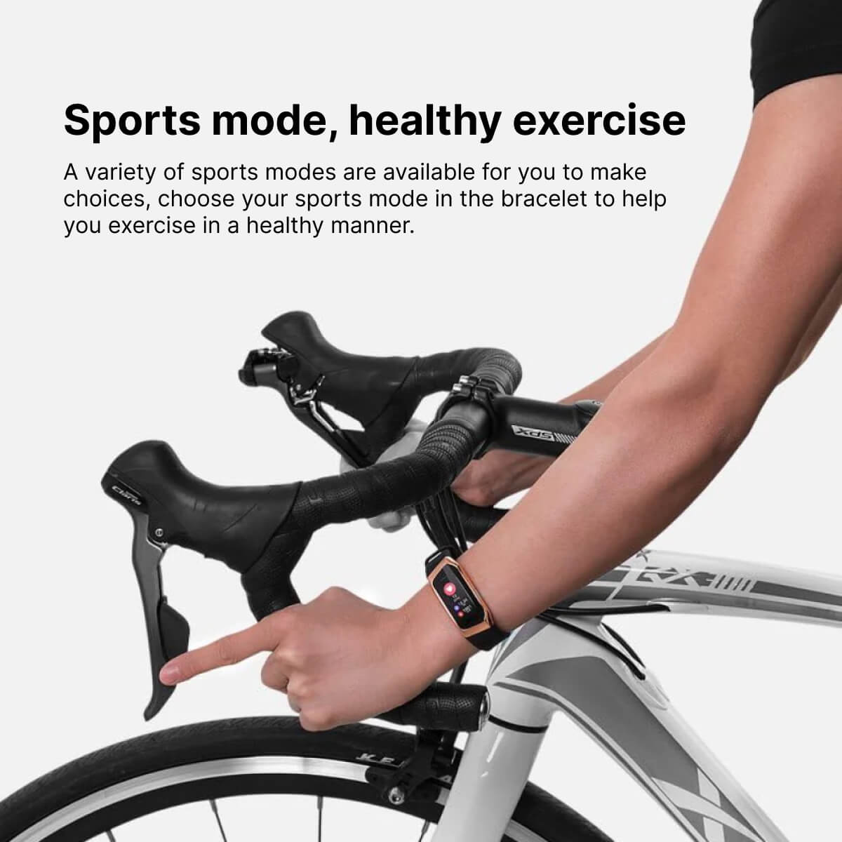 Accurate Fitness Smartwatch with Heart Rate Tracker