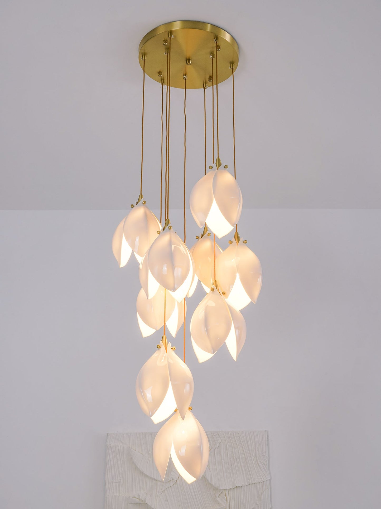 Elegant White Hanging Pendant Lamp