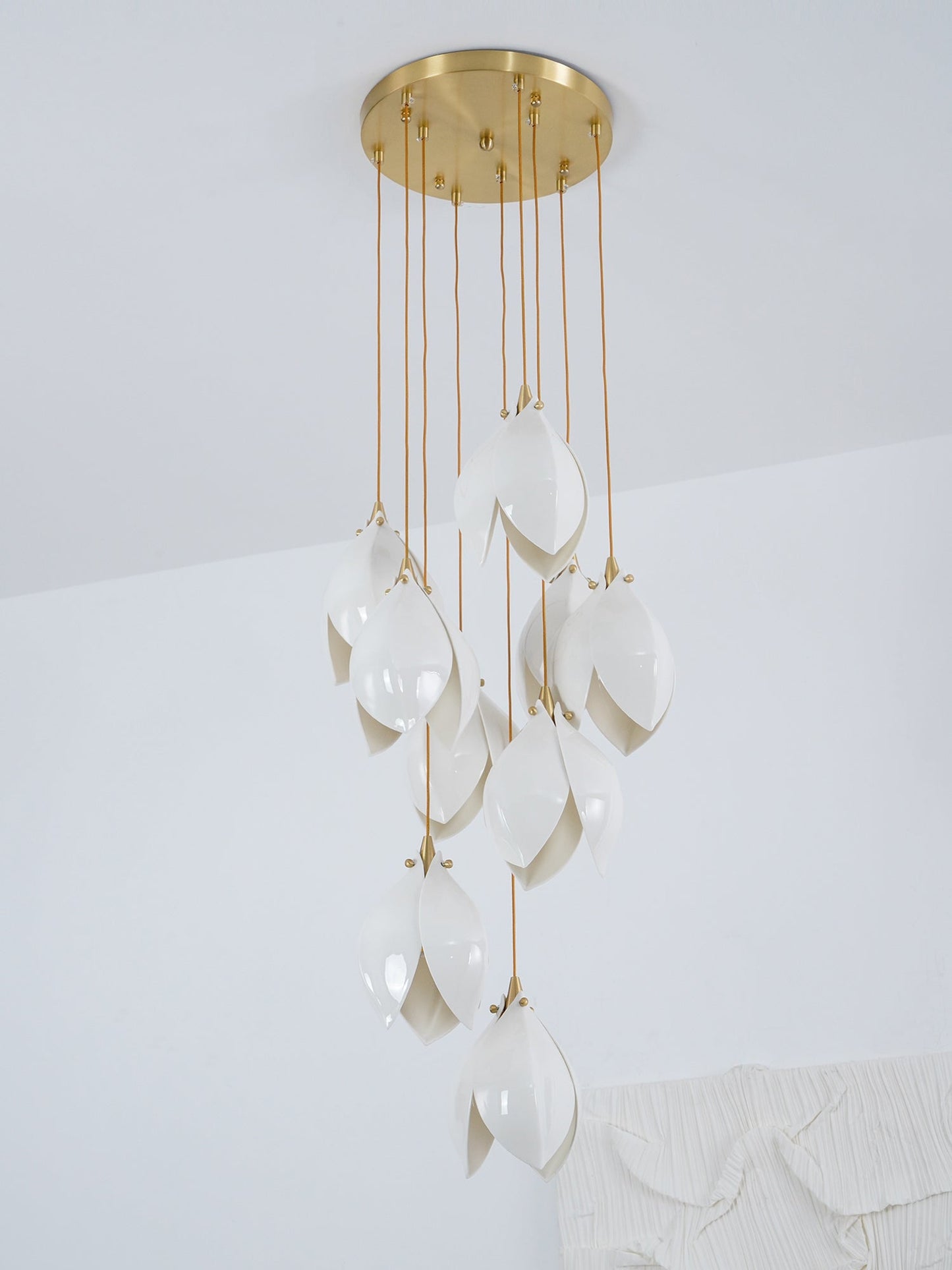 Elegant White Hanging Pendant Lamp