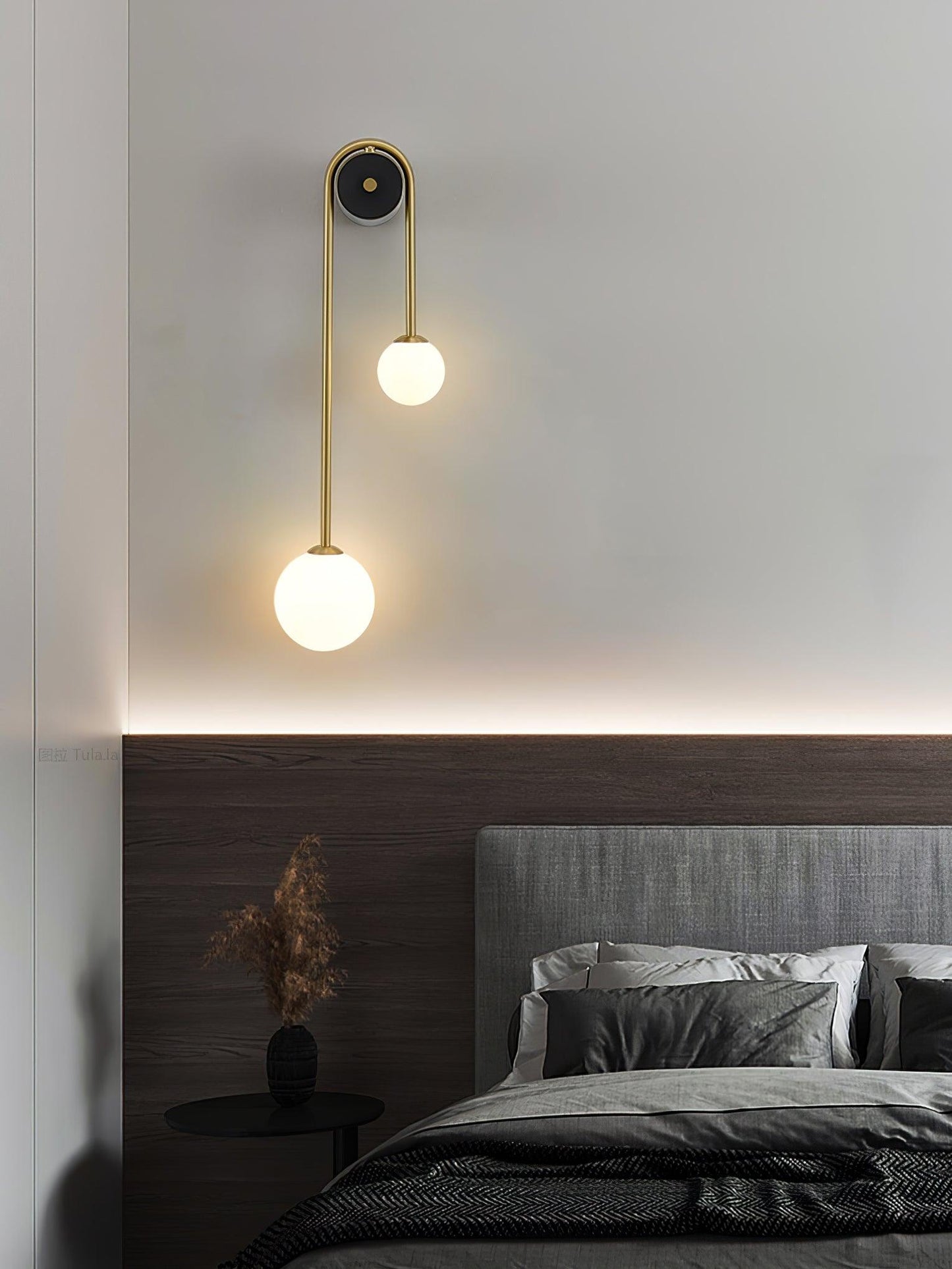 Modern Gold Arc Wall Light