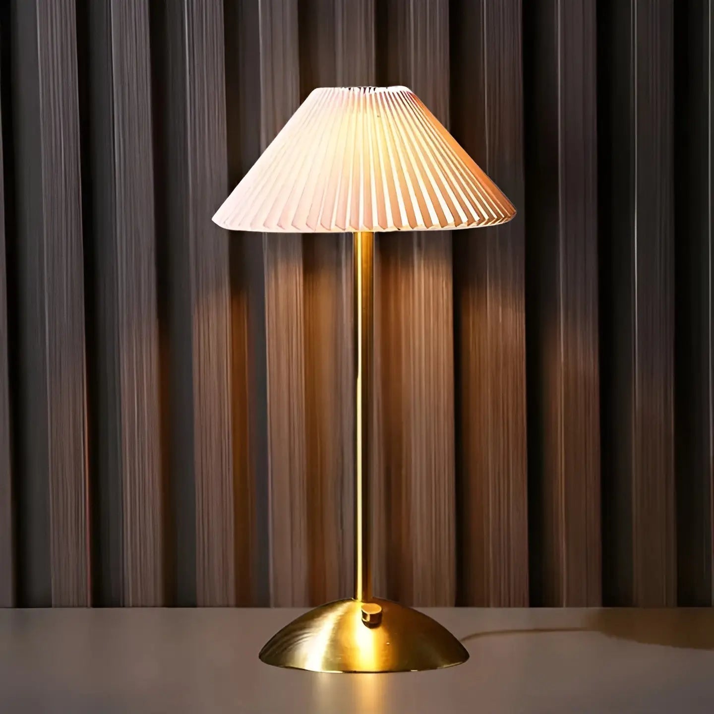 Slim Wireless Modern Table Lamp