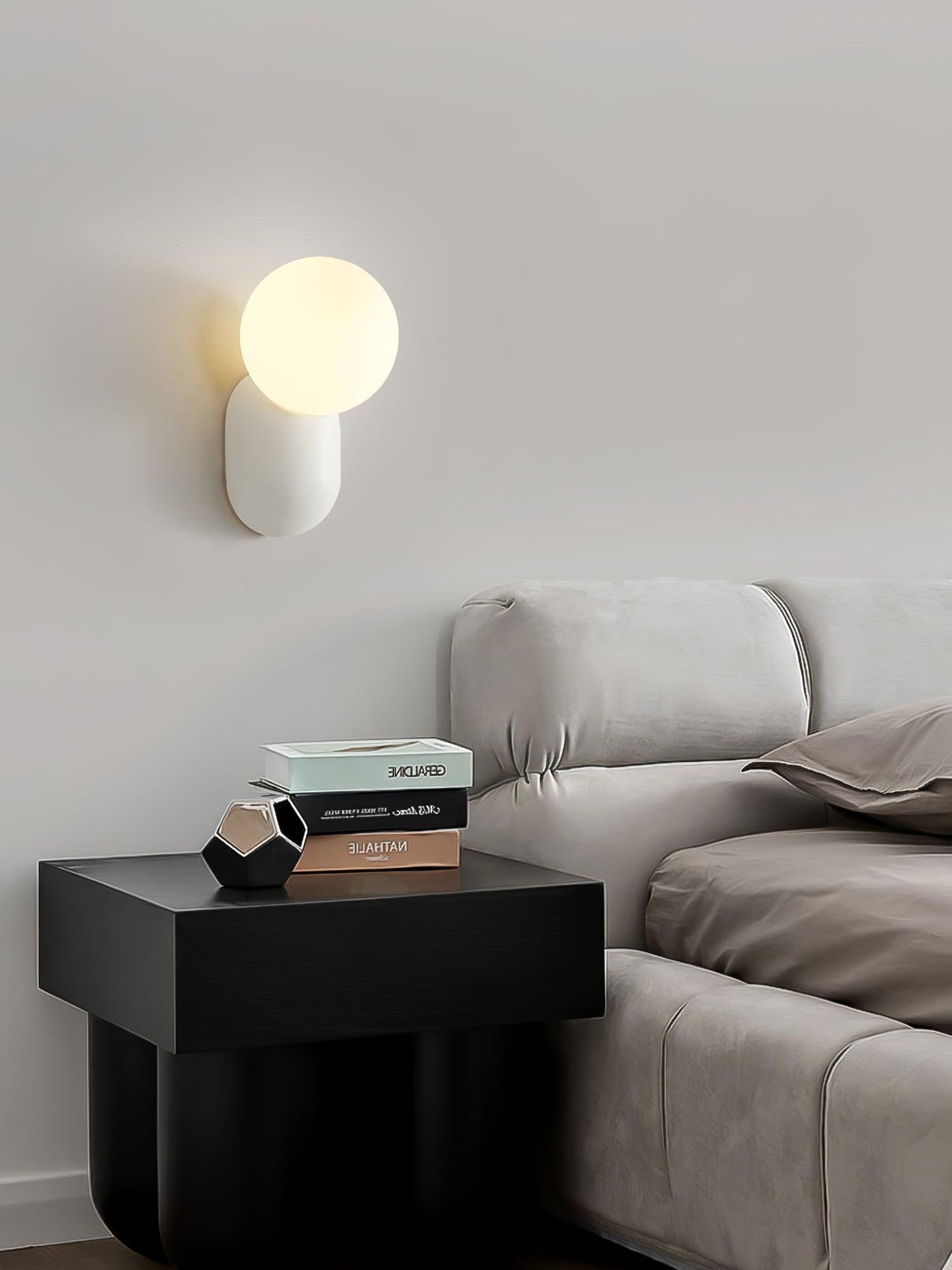 Stylish LED Resin Wall Light