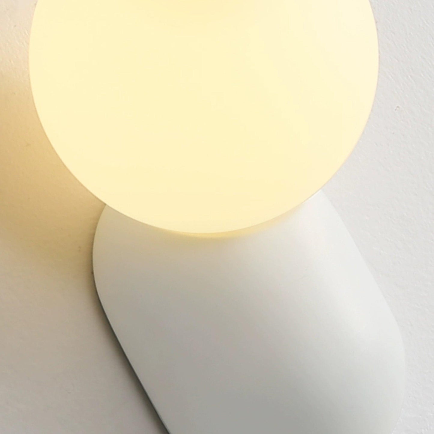 Stylish LED Resin Wall Light