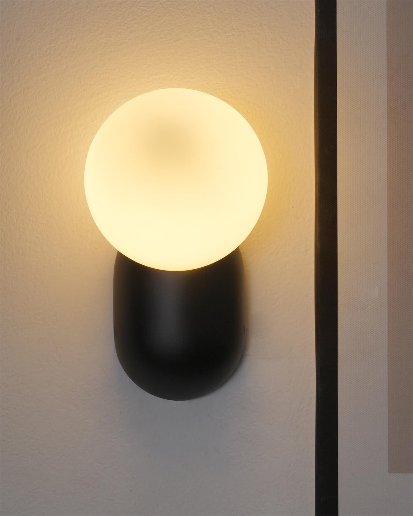 Stylish LED Resin Wall Light