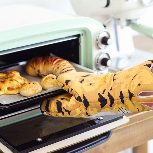 Cute Kitty Heat Resistant Oven Mitts