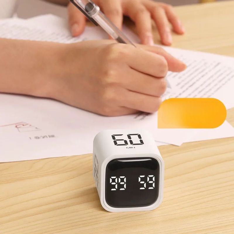 Intelligent Countdown Cube with LED Screen
