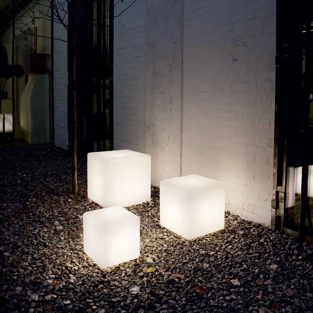 Modern Cubic Outdoor Lamp