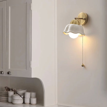 Classic Floral Wall Light