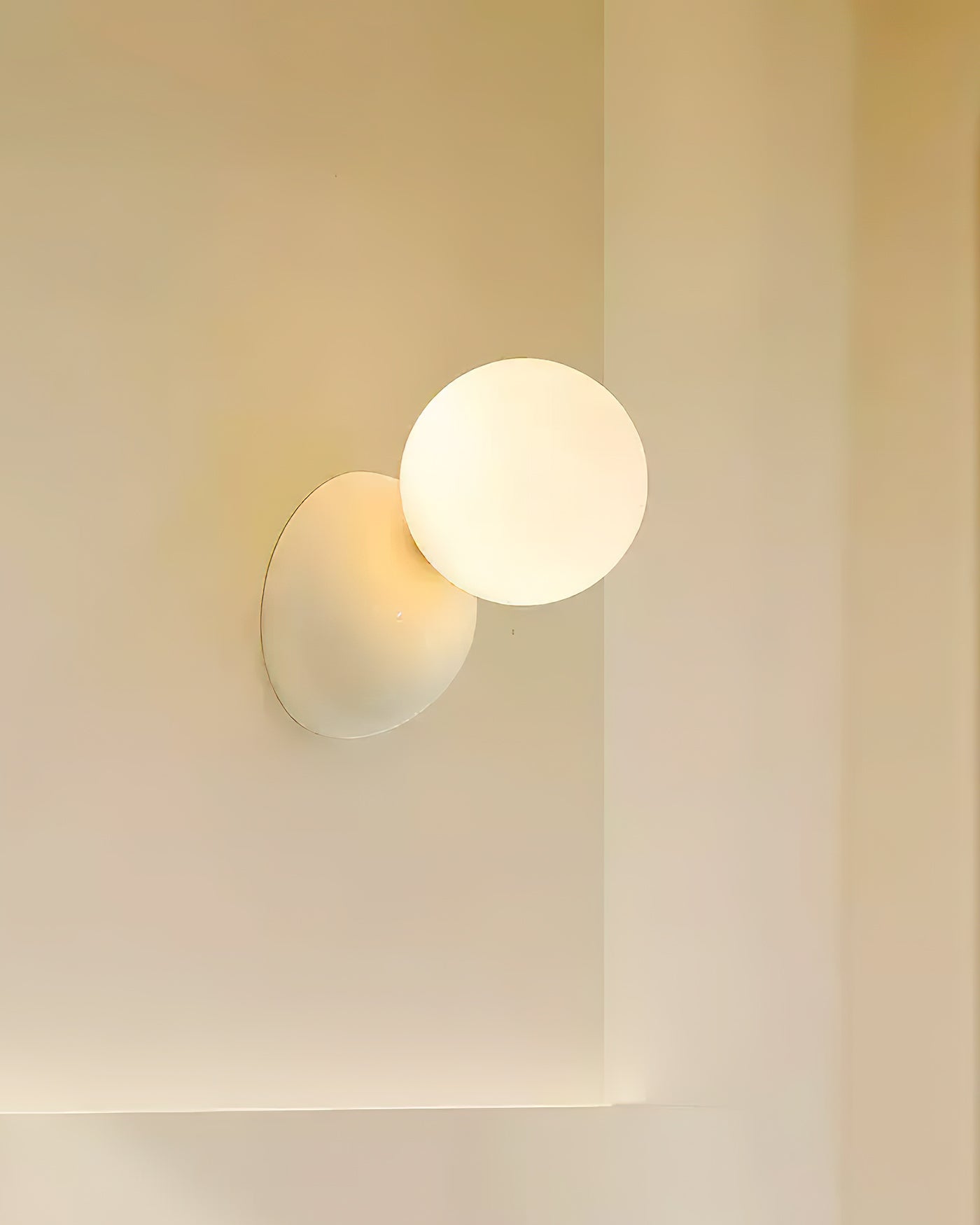 Sleek Modern Wall Light