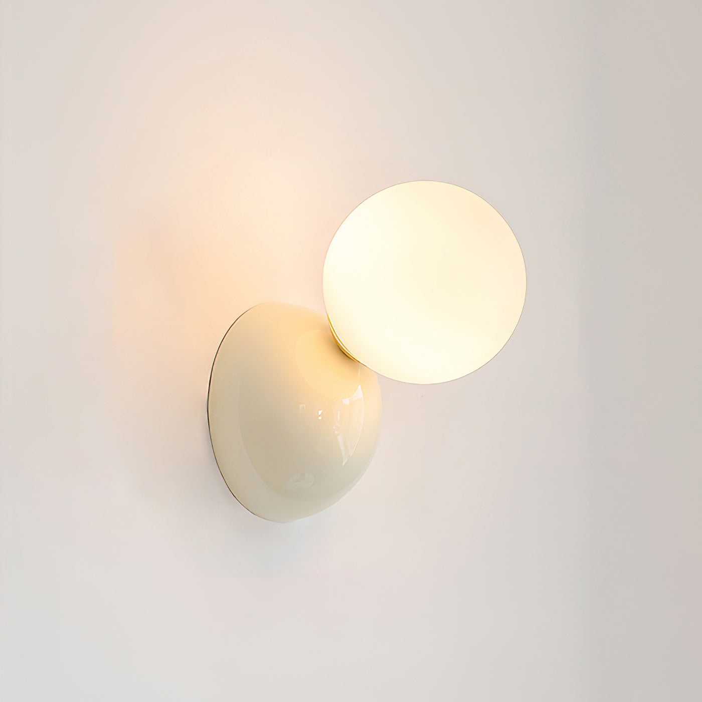 Sleek Modern Wall Light - Cofik