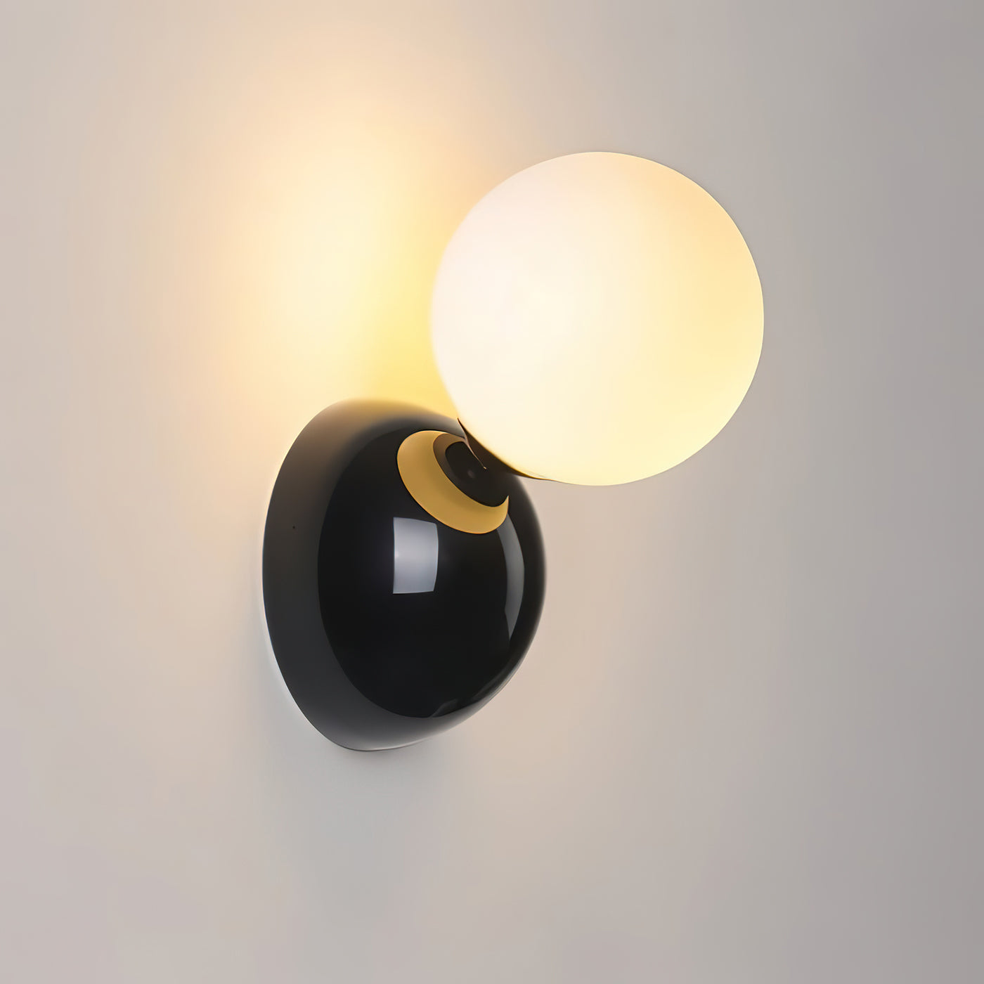 Sleek Modern Wall Light
