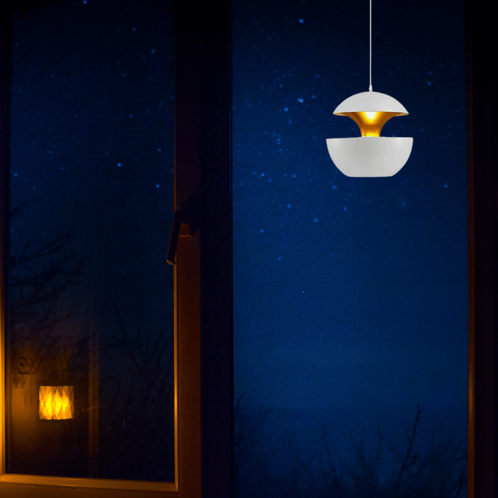 Elegant Gold Pendant Light for Modern Dining Rooms