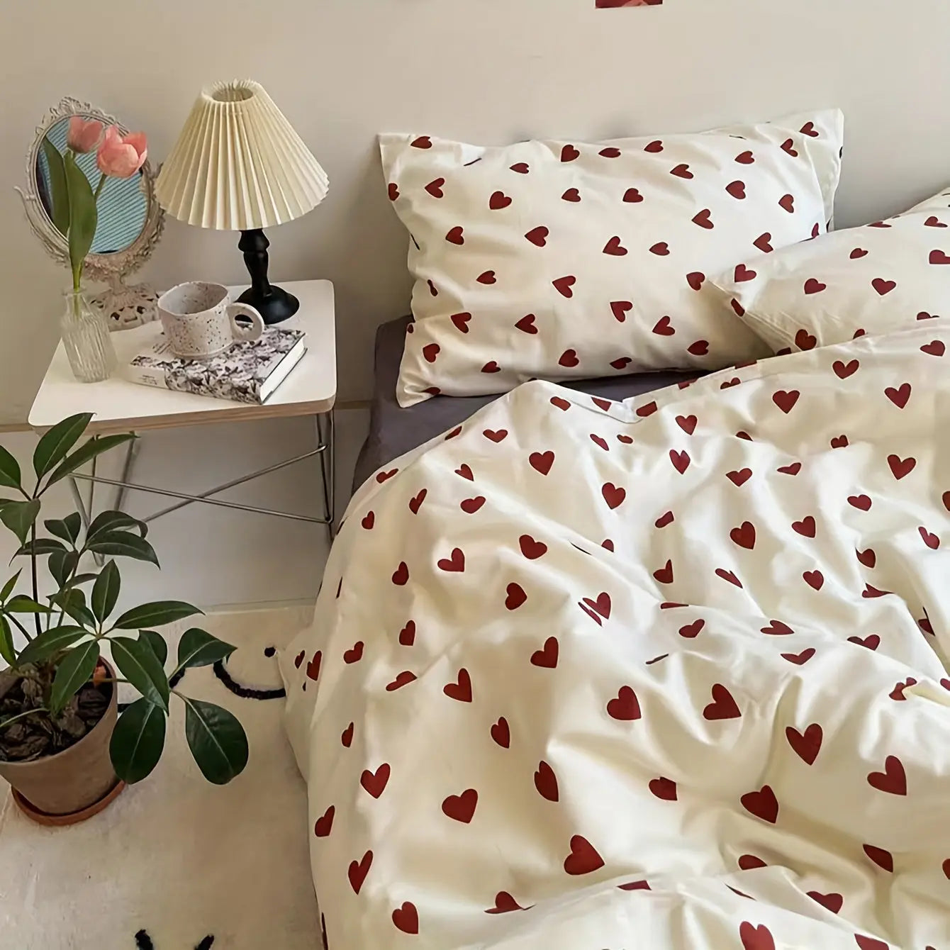 Soft Hearts Pattern Bedding Set