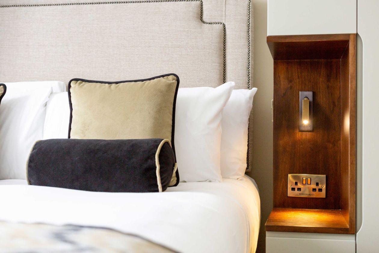 Wall Mount Bedside Reading Lamp Sconce