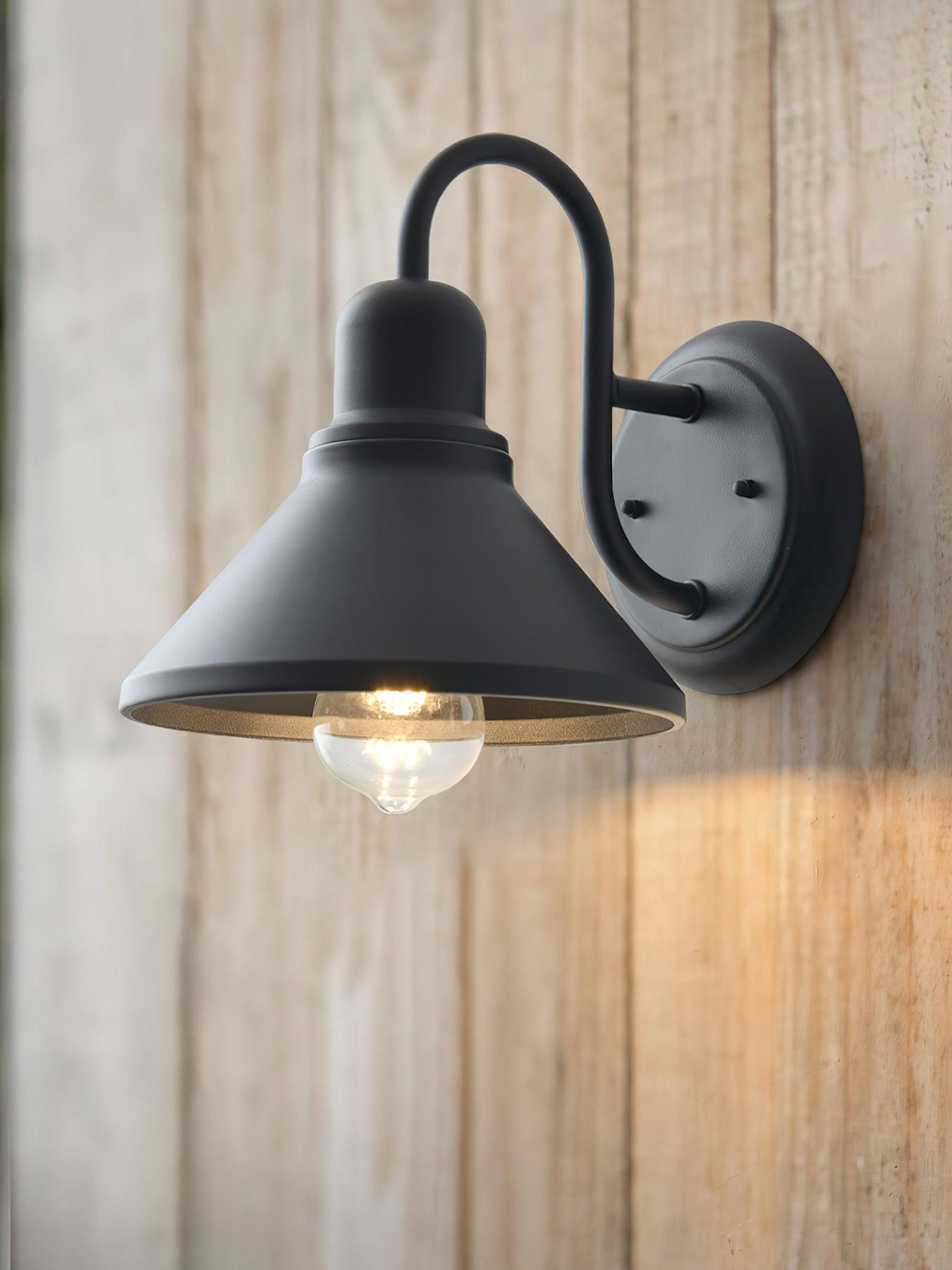 Rustic Garden Exterior Lamp