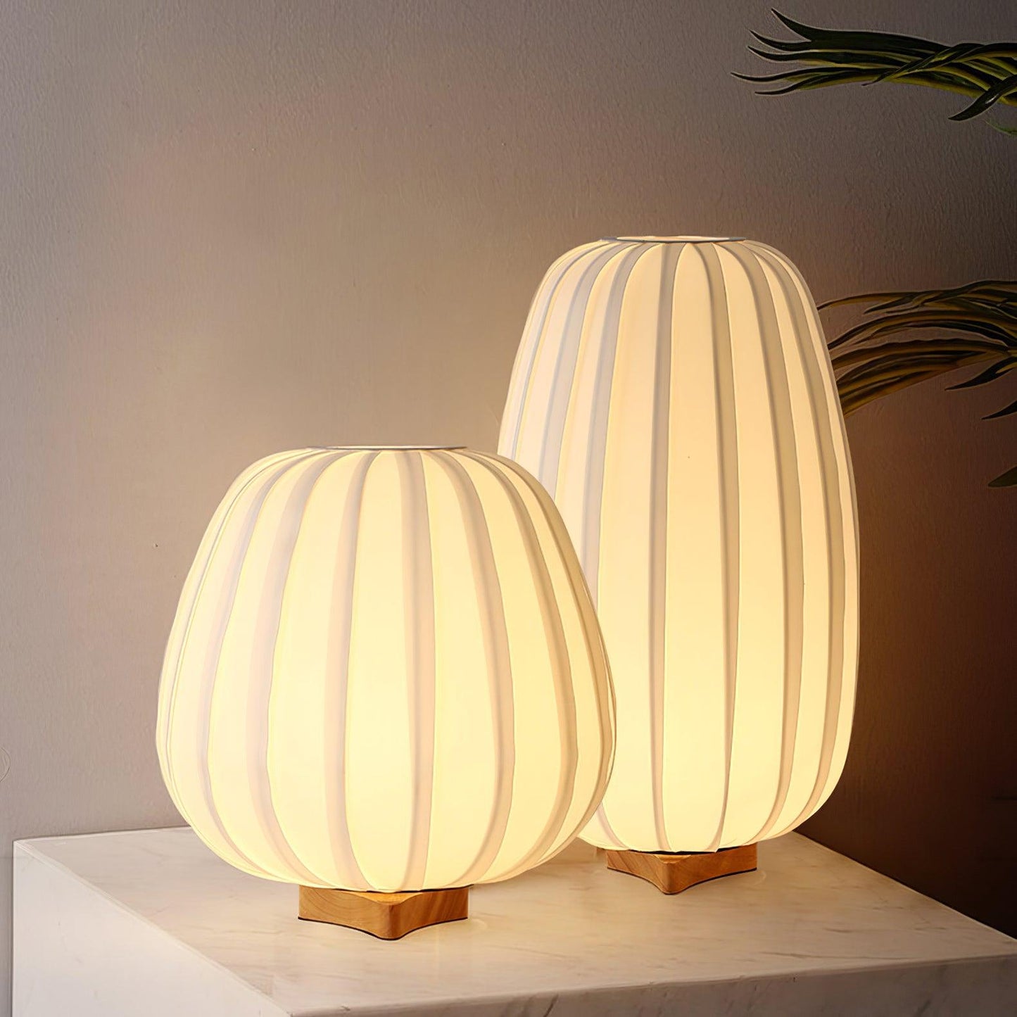 Simple Wooden Desk Lamp with Natural Base