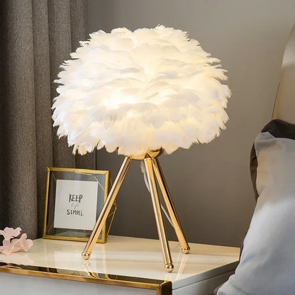 Soft Feather Table Lamp – Classic Warm Lighting