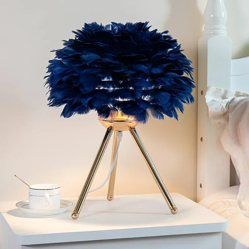 Soft Feather Table Lamp – Classic Warm Lighting