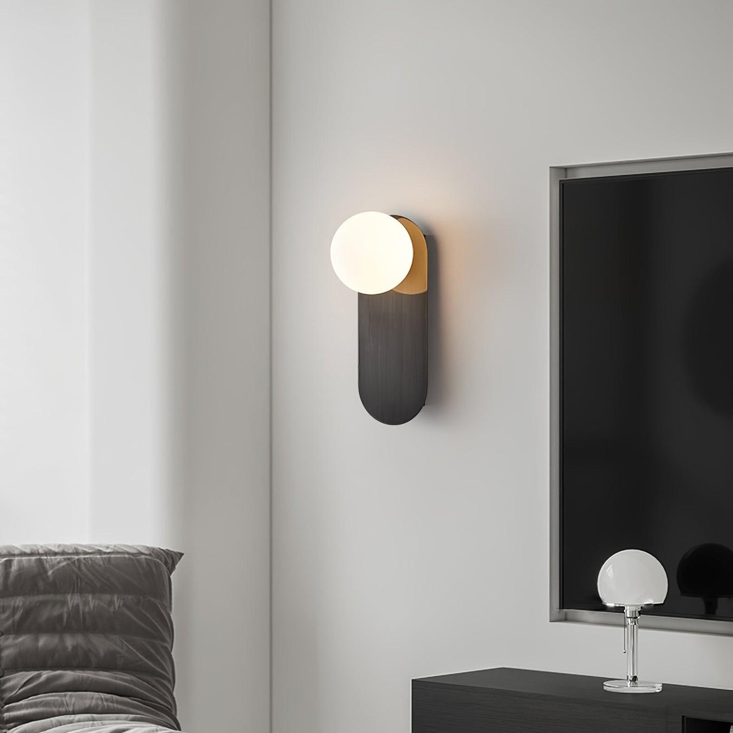 Round Base Glass Wall Light Sconce