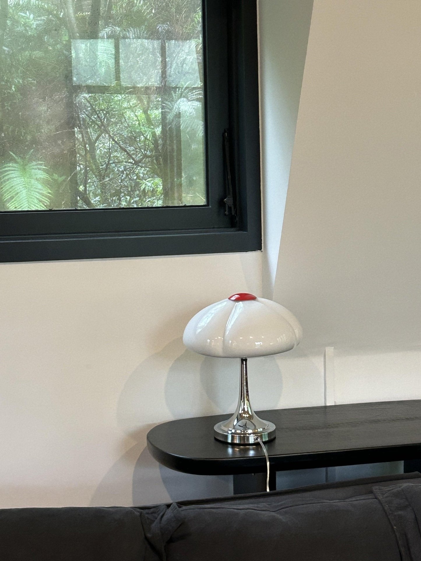 Delicate Flower Table Light