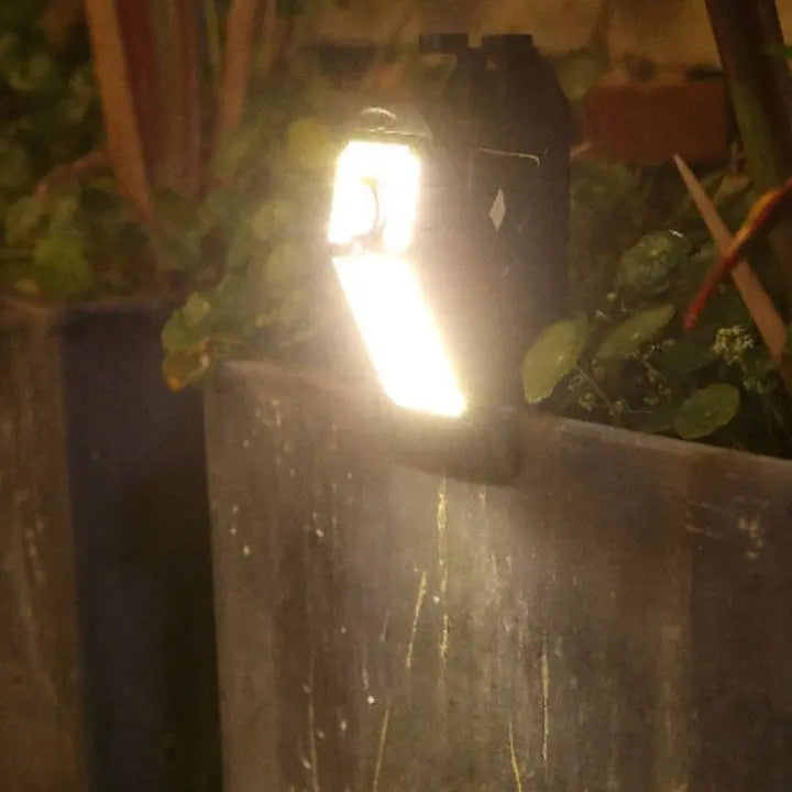 Bright Solar Powered Motion Lamp with Clip