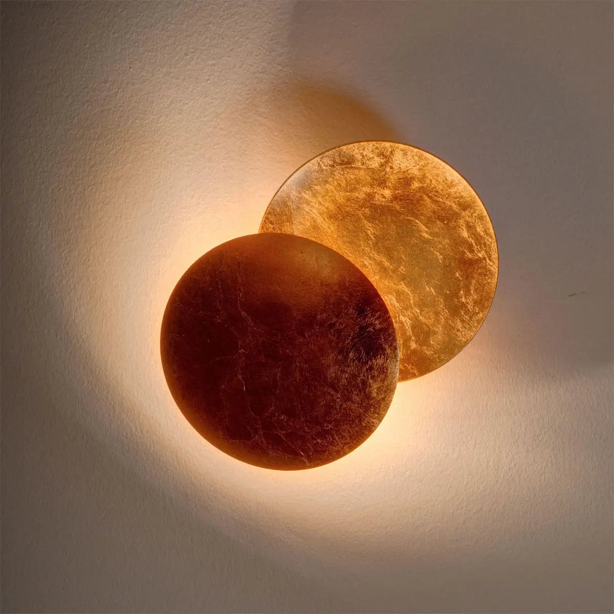 Stylish Glow in Dark Wall Light | Noxord