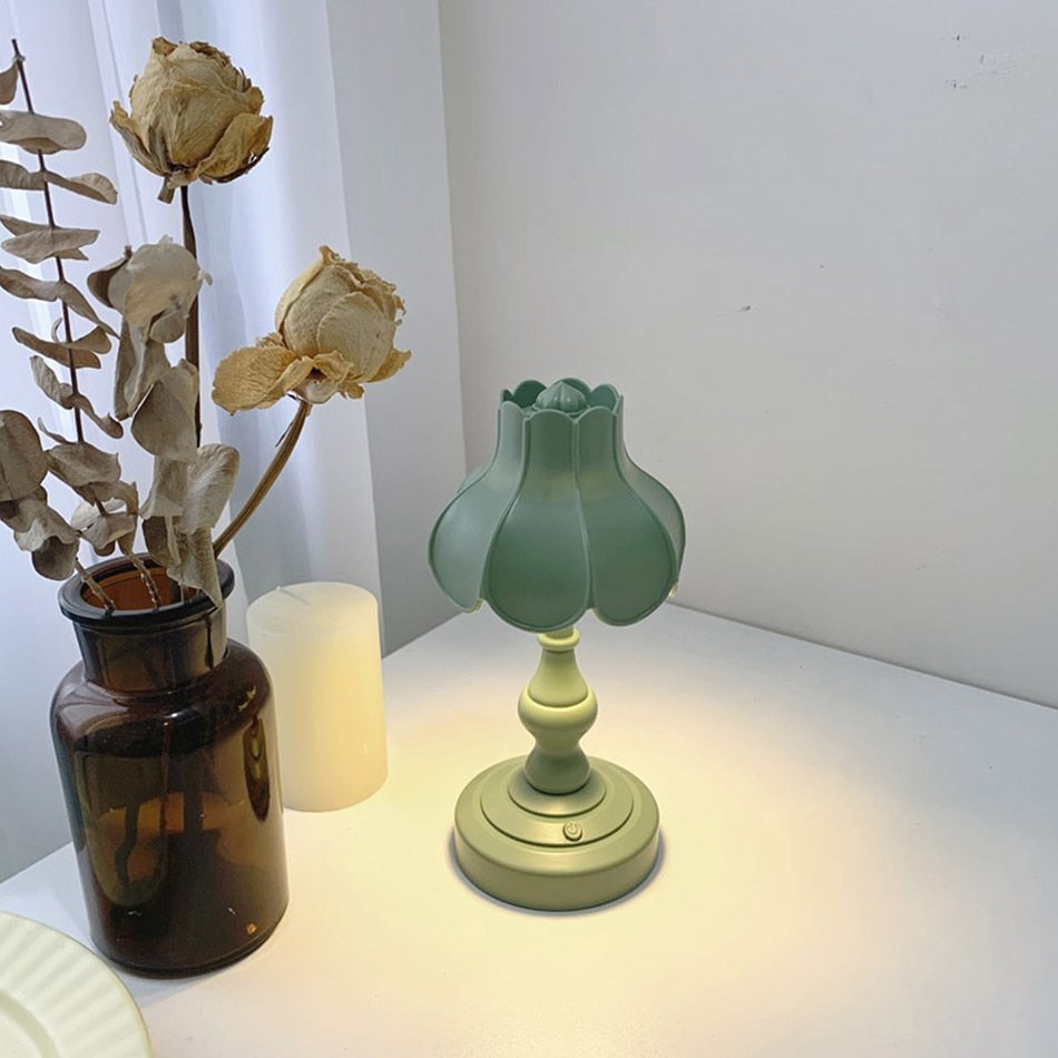 Vintage Floral Table Lamp