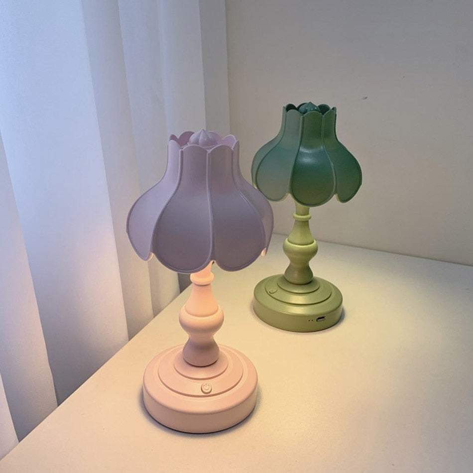 Vintage Floral Table Lamp