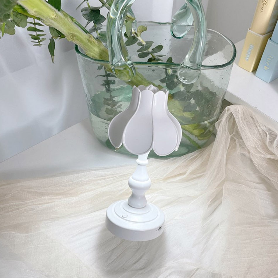 Vintage Floral Table Lamp