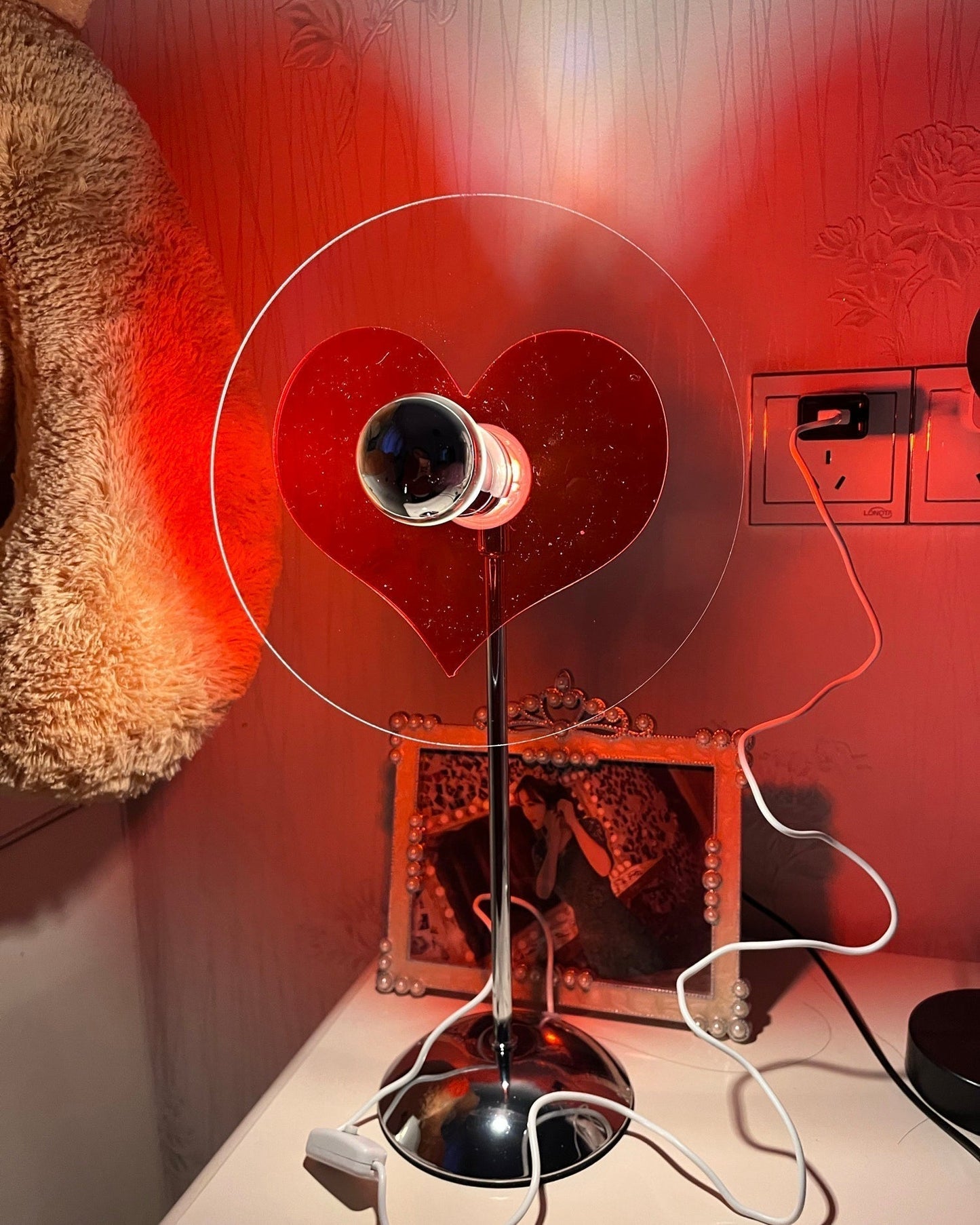 Slim Rechargeable LED Table Lamp