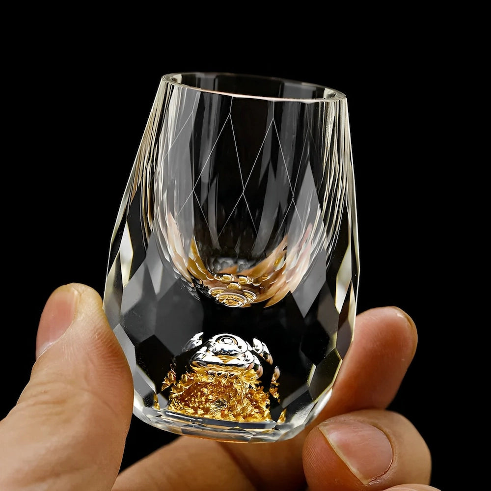 Elegant Crystal Whisky Glasses with Gold Accents - Cofik