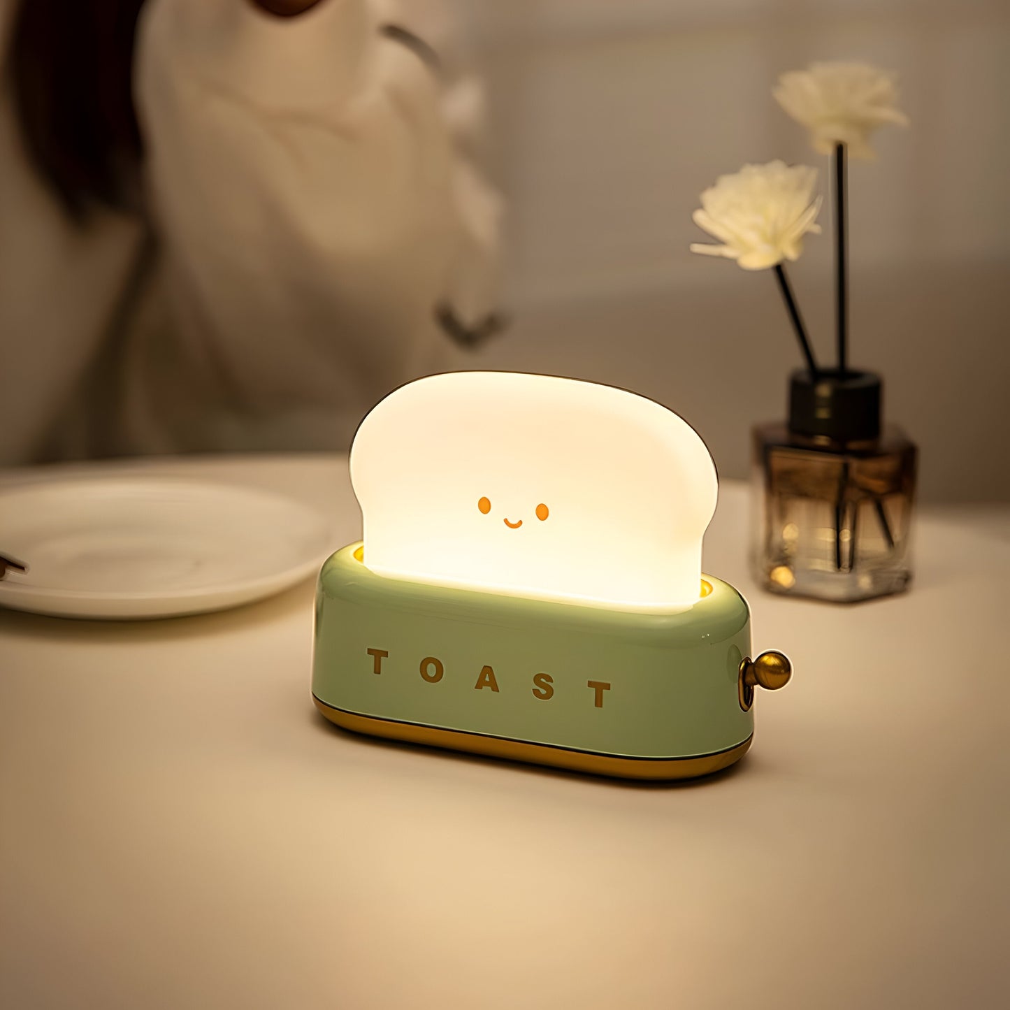 Compact Toaster Table Lamp