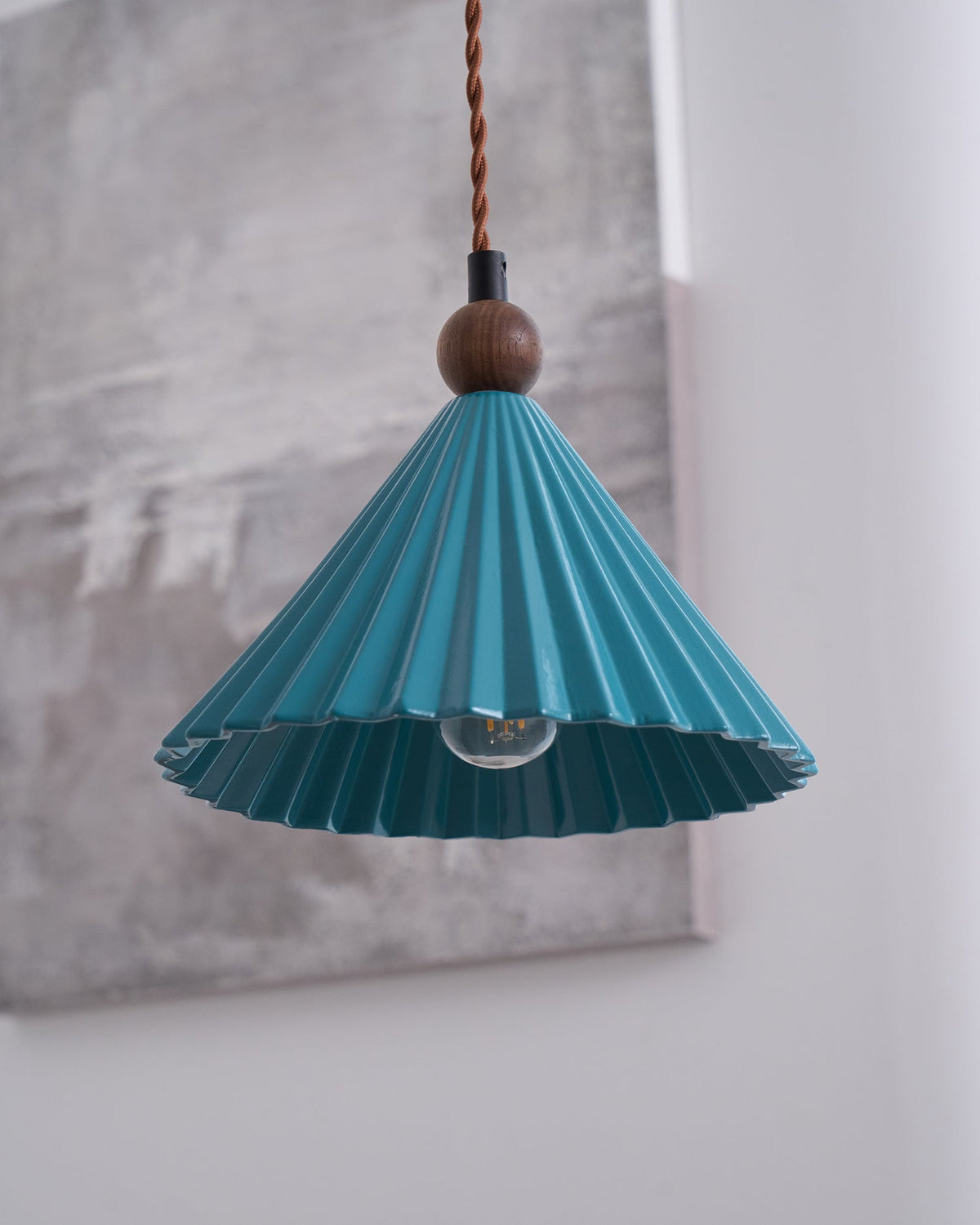 Stylish Blue Glass Pendant Dining Lamp