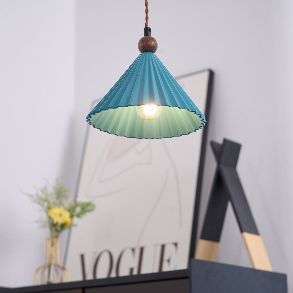 Stylish Blue Glass Pendant Dining Lamp