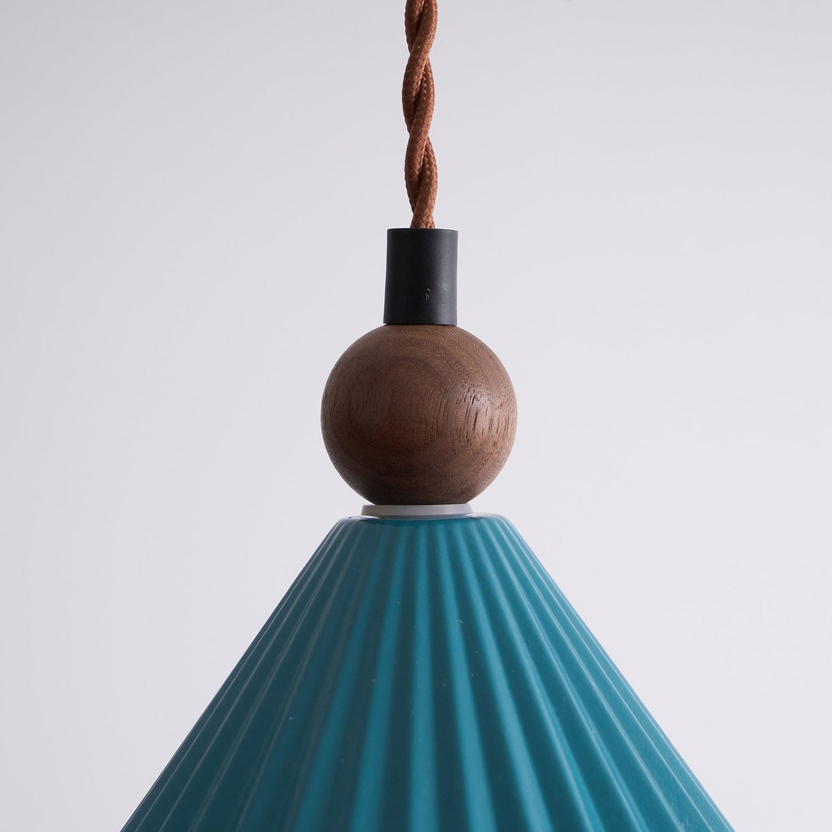 Stylish Blue Glass Pendant Dining Lamp