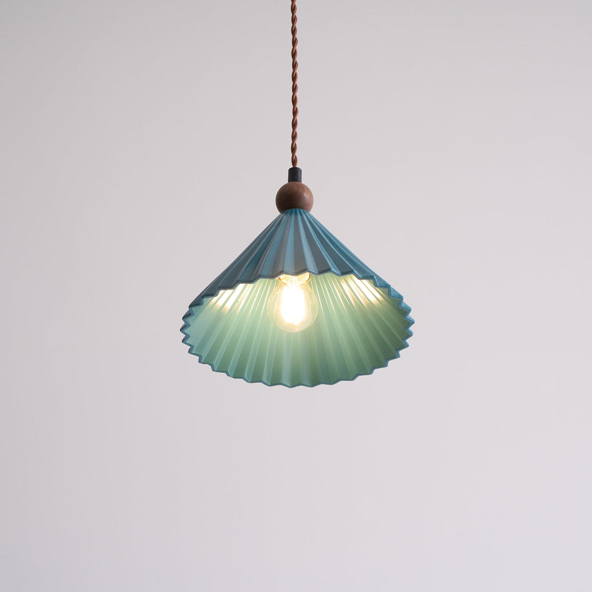 Stylish Blue Glass Pendant Dining Lamp