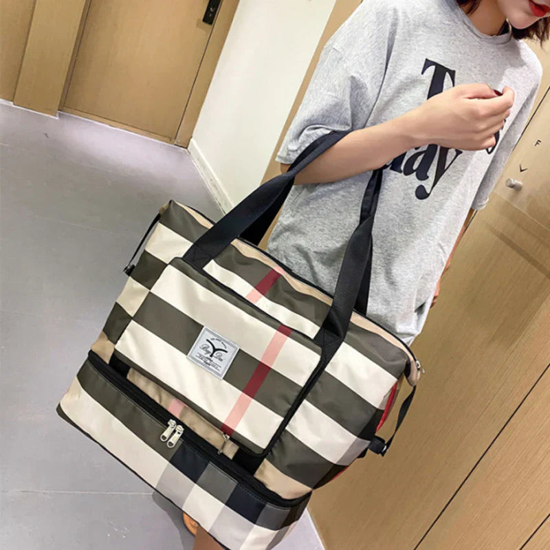 Spacious Wheeled Luggage Bag Cofik