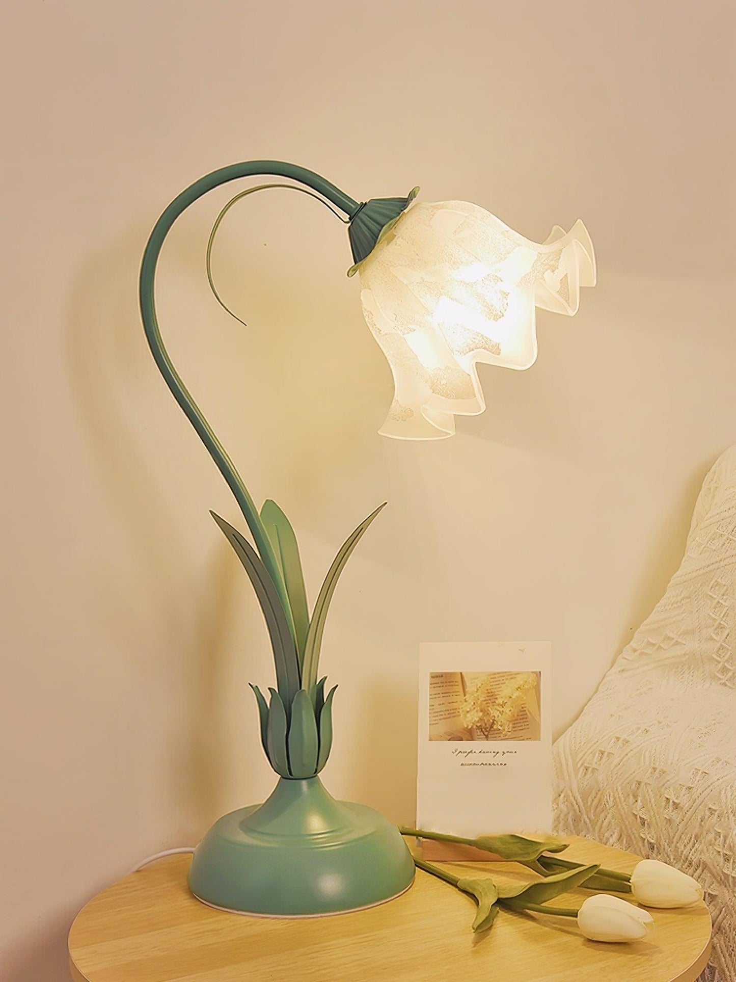 Elegant Floral Desk Light