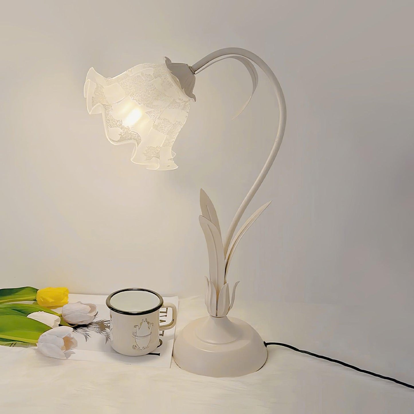 Elegant Floral Desk Light