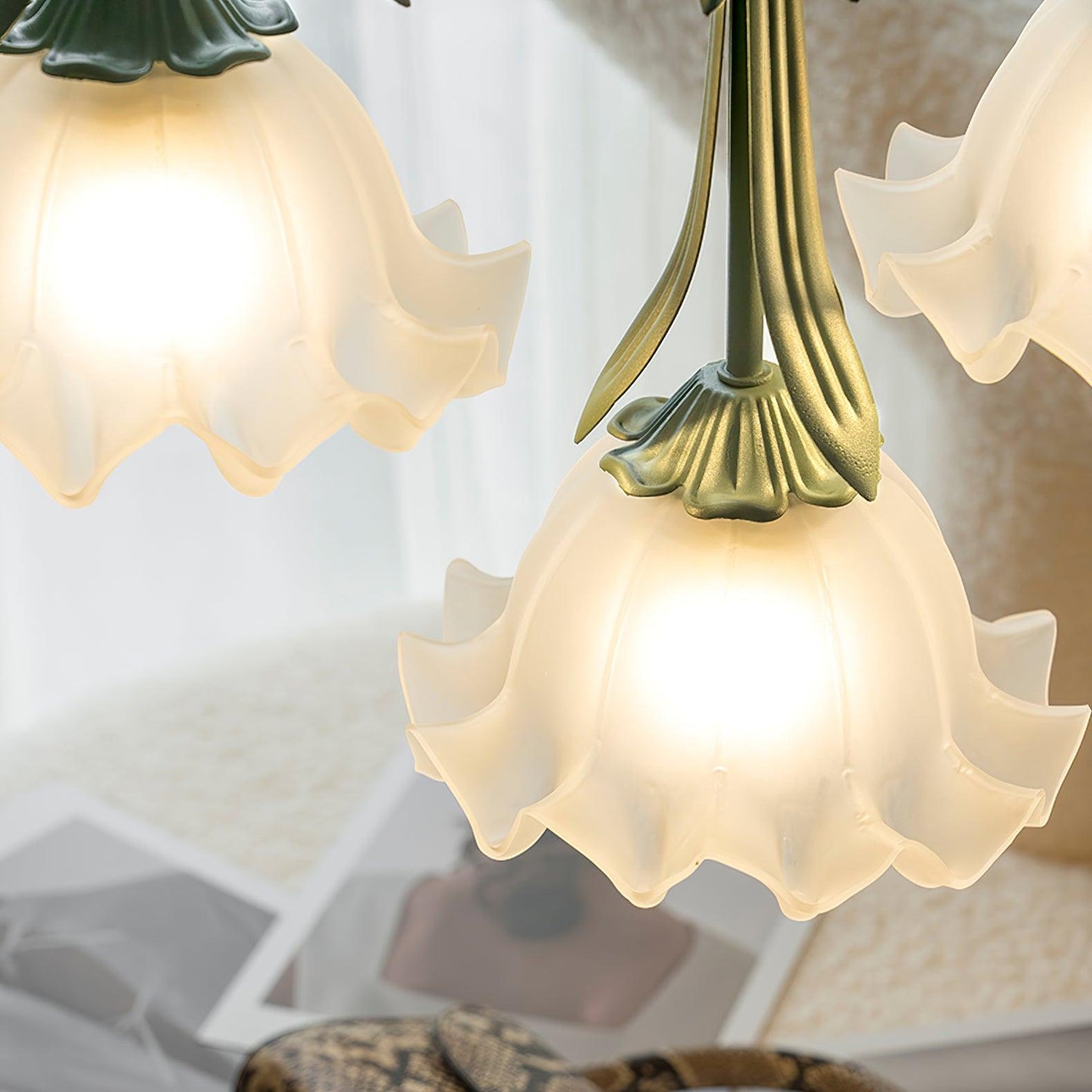 Elegant Floral Hanging Lamp