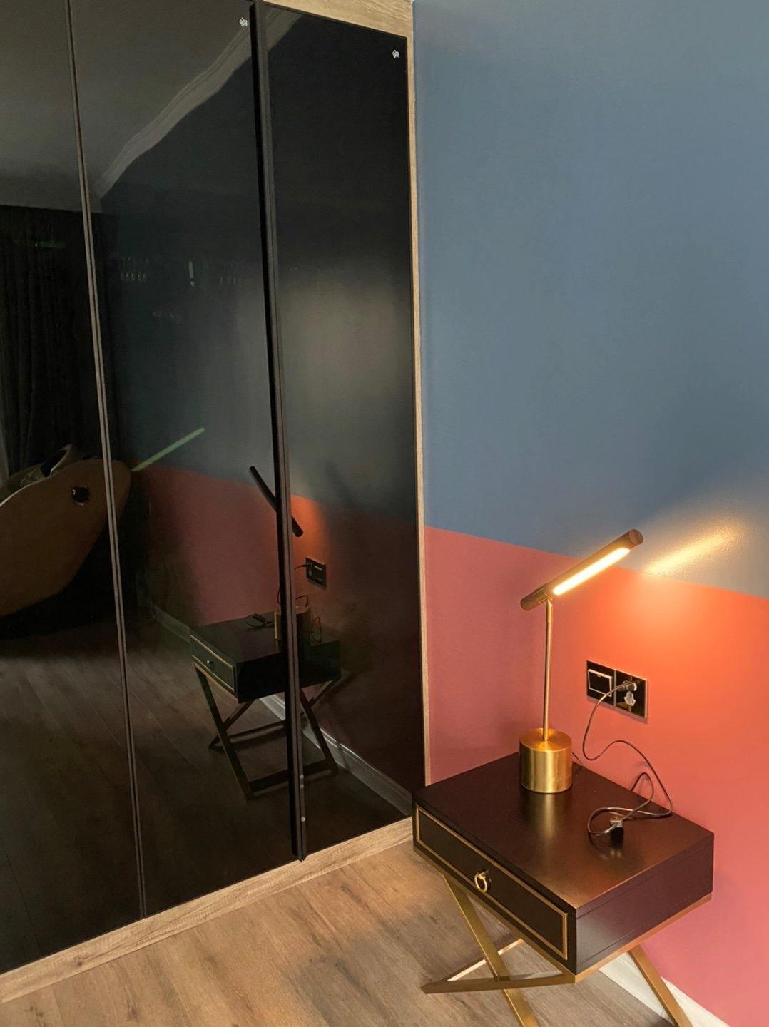 Slim Modern Office Desk Lamp