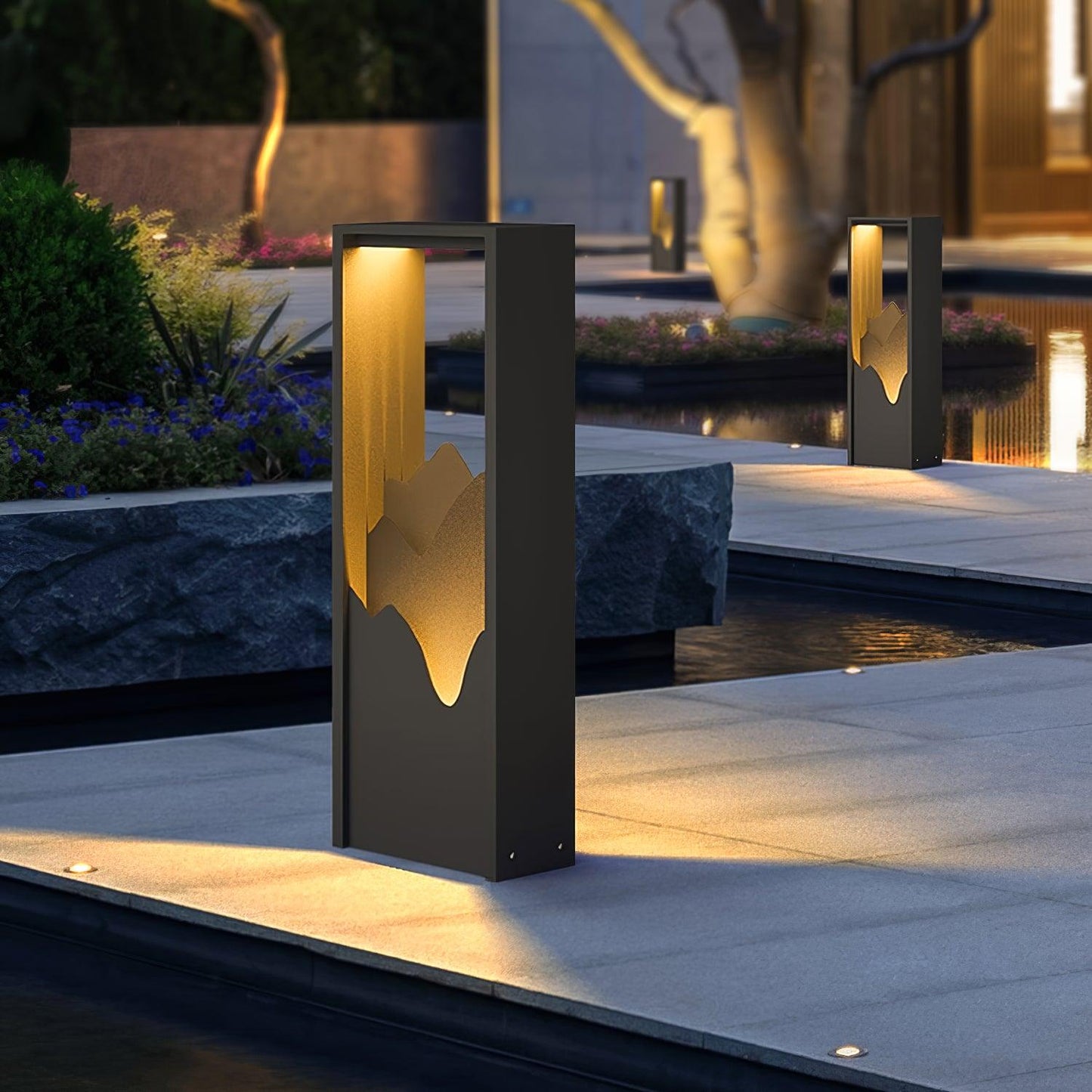 Solar Powered Outdoor Garden Lamp