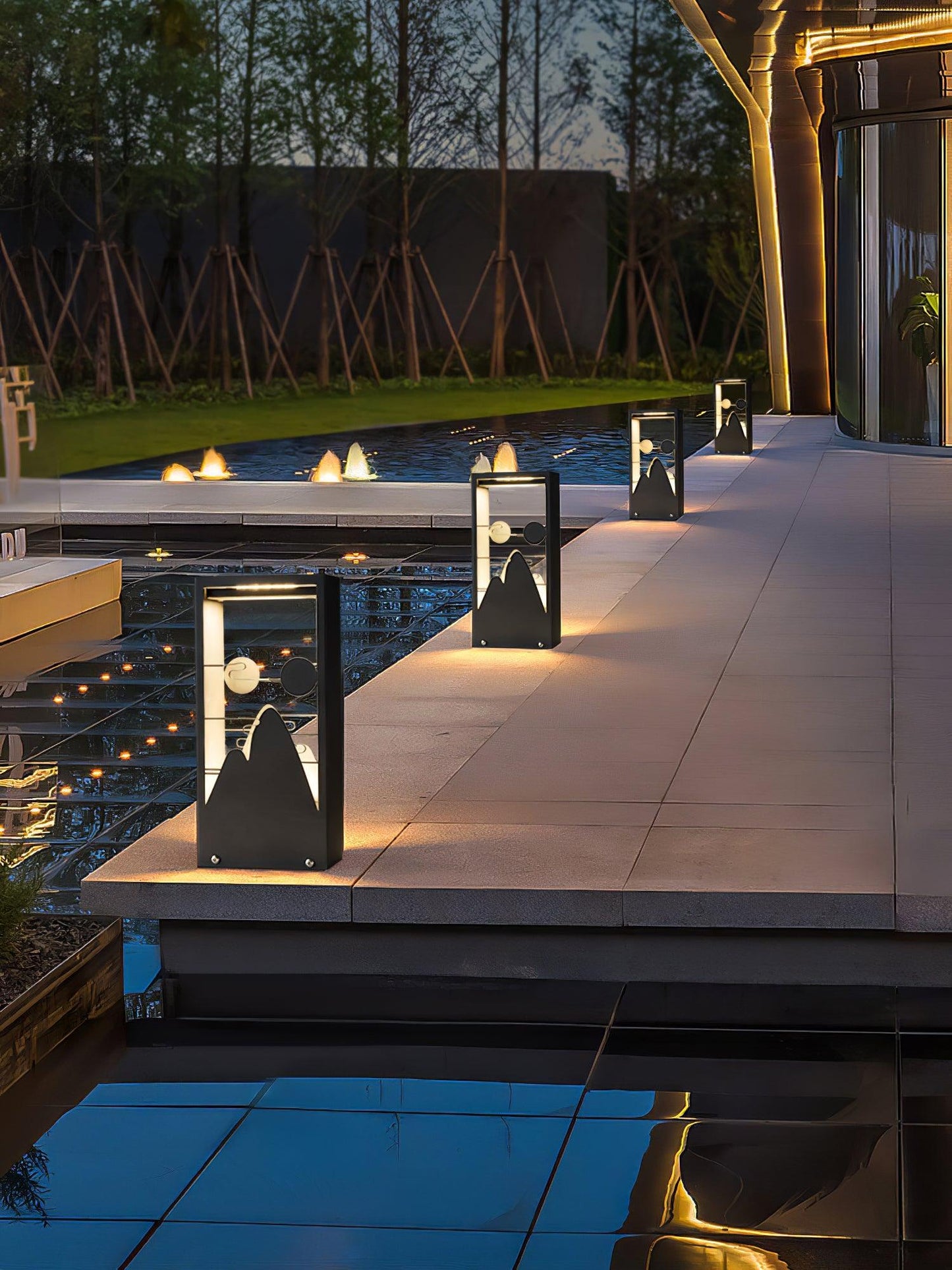 Bright Solar Powered Garden Light